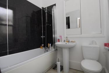 1 bed flat, 6 Lockyer Road,, Peverell, Plymouth, PL34RL - Image 4